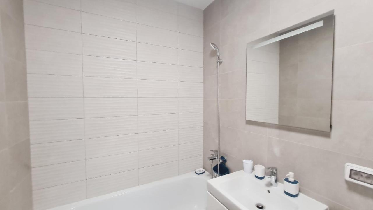 Appartamento 5* Luxury Near Avram Iancu Sq New. Private Parking Cluj-Napoca Esterno foto