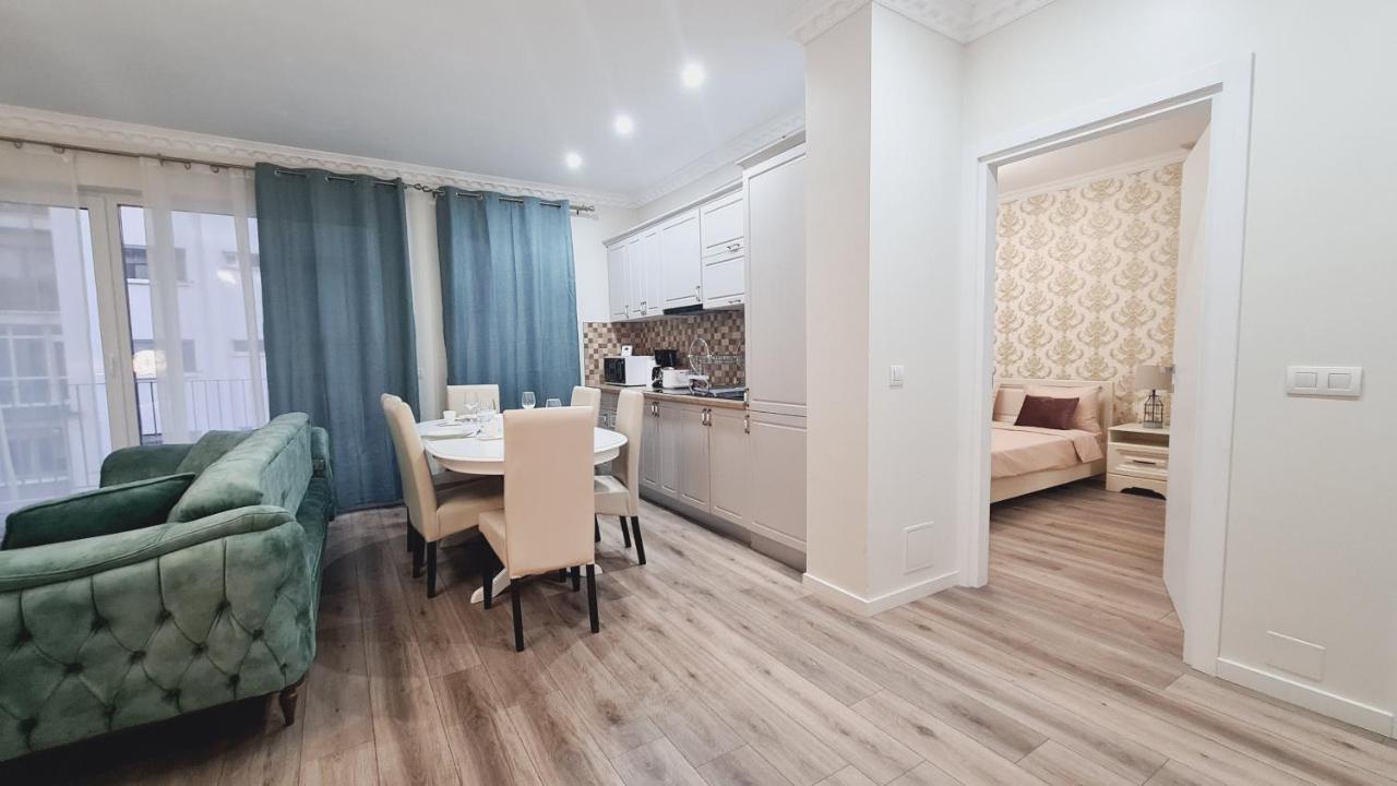 Appartamento 5* Luxury Near Avram Iancu Sq New. Private Parking Cluj-Napoca Esterno foto