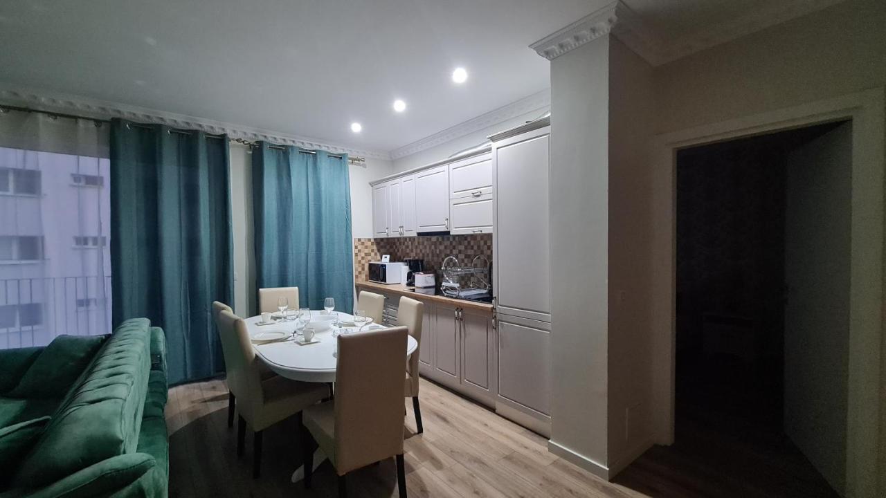 Appartamento 5* Luxury Near Avram Iancu Sq New. Private Parking Cluj-Napoca Esterno foto